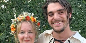 La madre de RJ Mitte rompió el silencio tras la muerte del actor: qué dijo sobre su novia