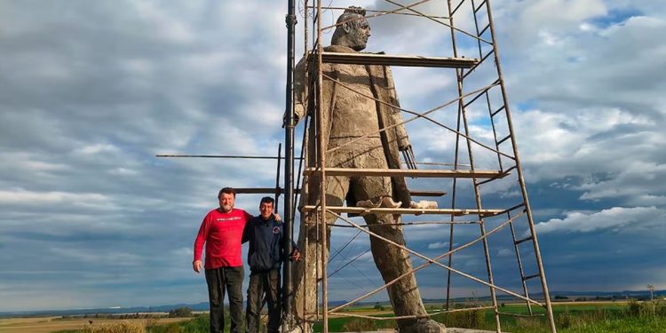 Una imponente escultura rendirá homenaje a Ricardo Iorio a tres años de su fallecimiento